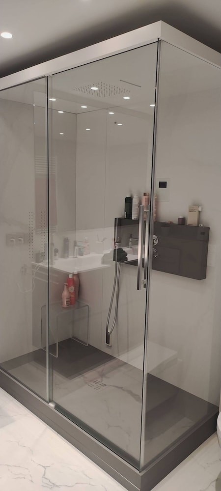 Luxury Apartment With Private Jacuzzi