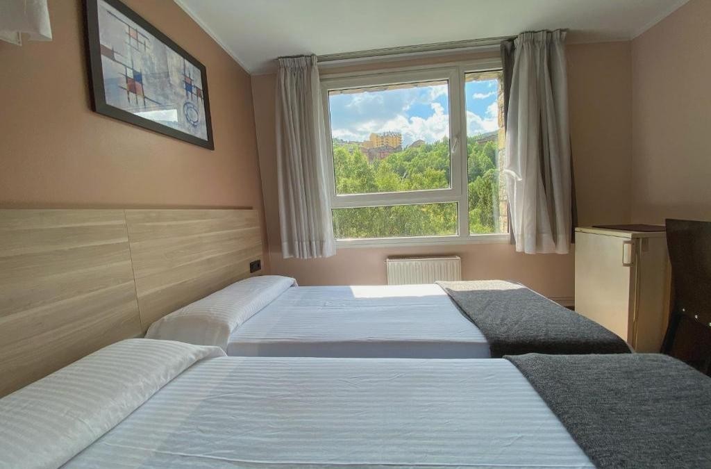 Somriu Hotel Vall Ski