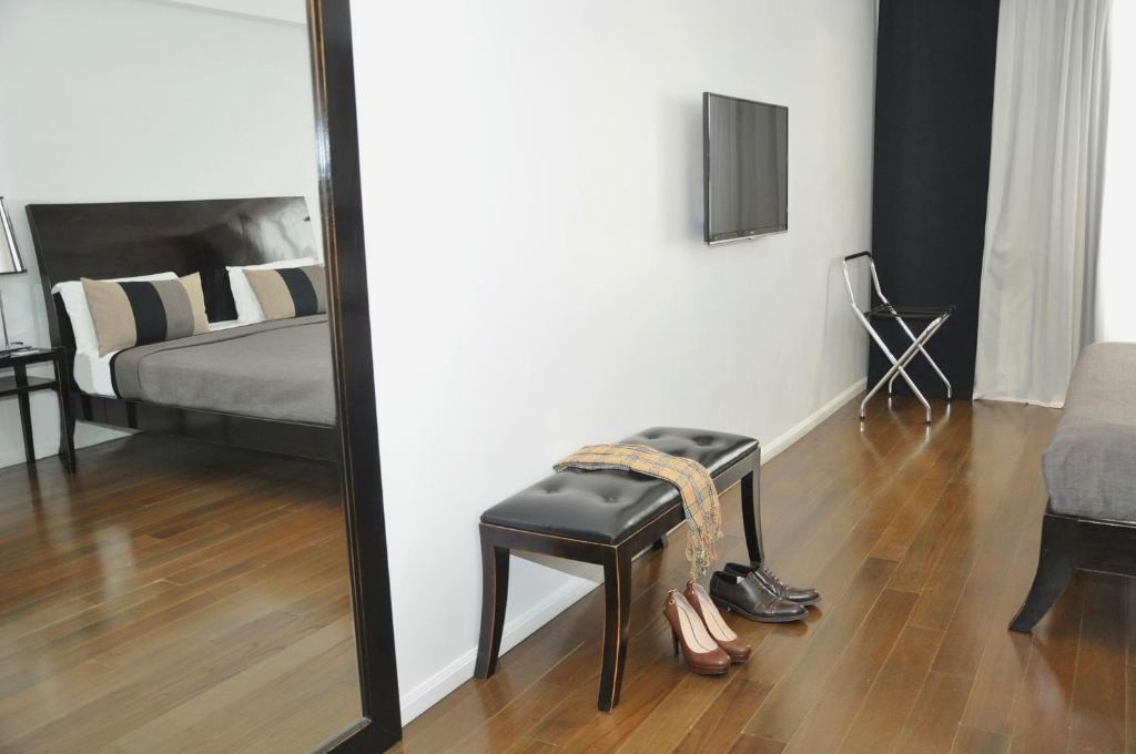 Broadway Hotel & Suites