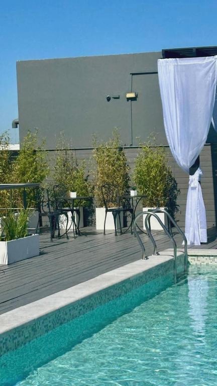 Broadway Hotel & Suites