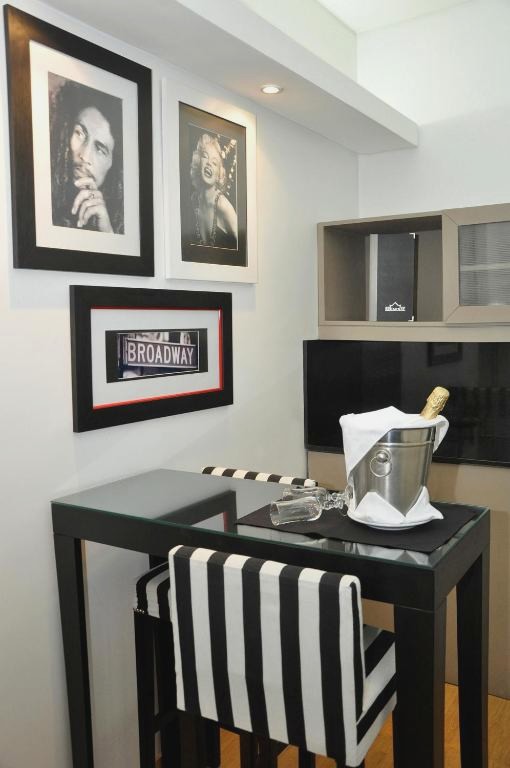 Broadway Hotel & Suites