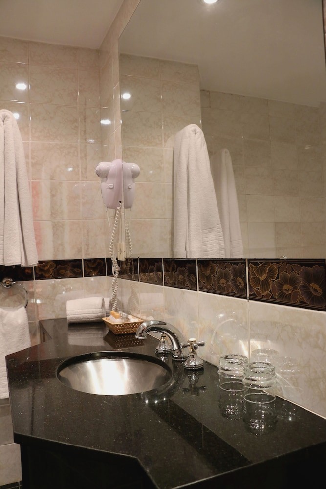 Centuria Hotel