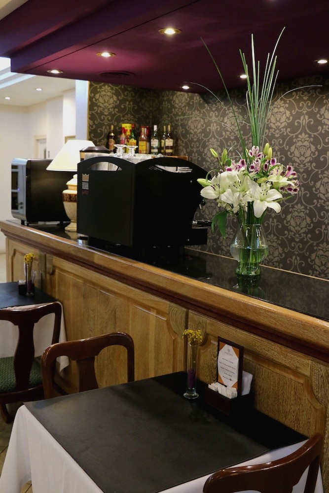 Centuria Hotel