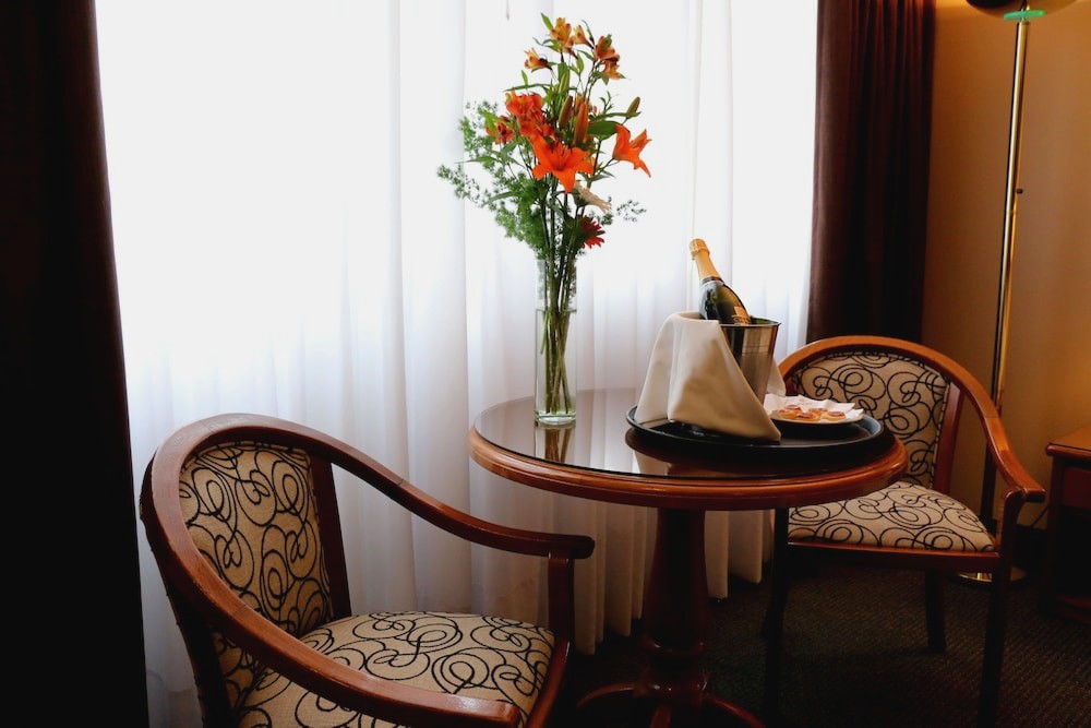 Centuria Hotel