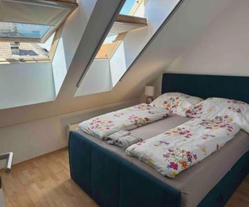 Moderne Dachgeschosswohnung In Bester Lage - Self Check In