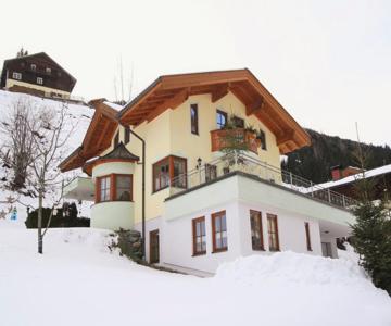 Apartment In Hüttschlag Near Ski Bus