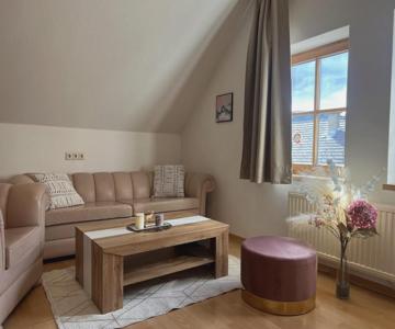 Hillside Home In The Heart Of Tamsweg, Perfect Retreat For A Cozy Stay In The Valley