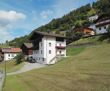 Apartment Alpenherz-3 By Interhome