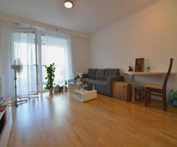 Apartment With Parking On Premise