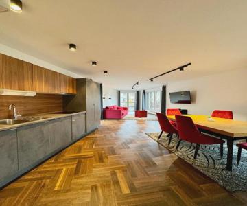 Möblierte Wohnung + Parkplatz Und Terrasse