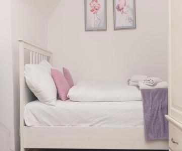 Milky Way Top Floor 2-bedroom Apartment Air Condition