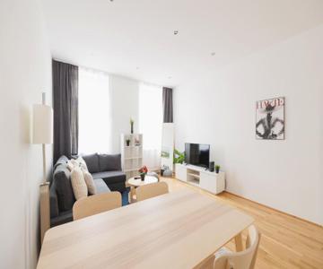 Charming Apartment Near Center