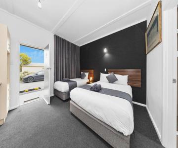 Golden Hills Motel