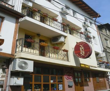 Hotel Varusha