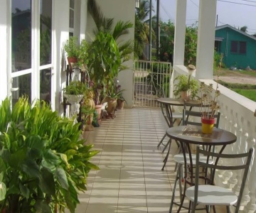 Yoli's Bed & Breakfast