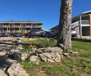 Escarpment Heights Motel