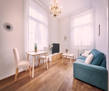 Perfect Location, Comfortable & Modern