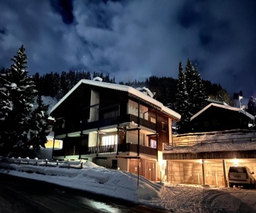 Casa Ucliva - Charming Alpine Apartment Getaway In The Heart Of The Swiss Alps