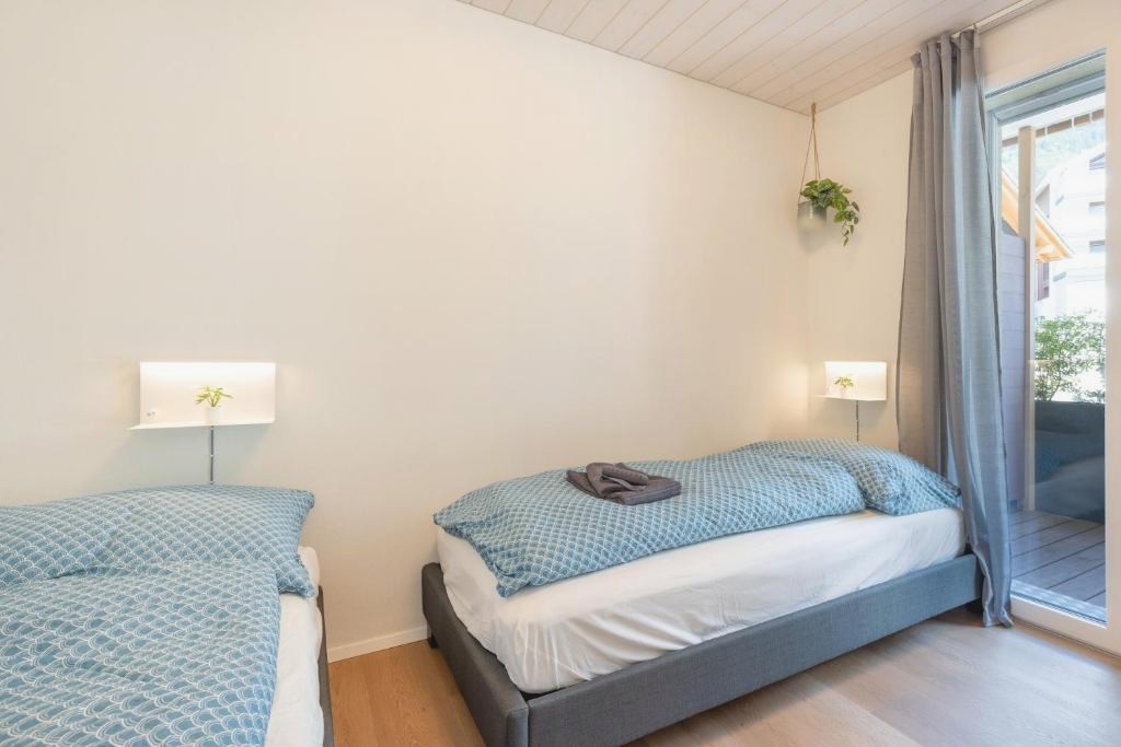 Scenic Apartment with Balcony View & Free Parking