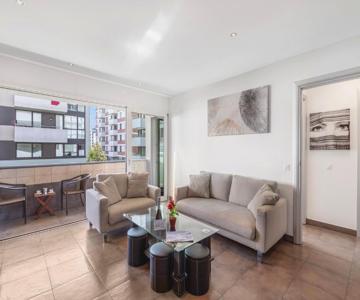 Art Apartment - Happy Rentals