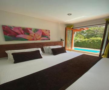 Las Rosas Boutique