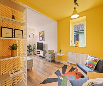 Farbenfrohe Altbauwohnung, Top Ausstattung (klima)