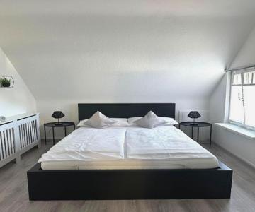 Deluxe City Apartment W32
