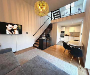 Bright And Modern Loft Retreat