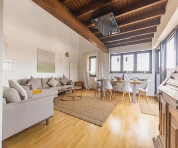 Penthouse Weitblick Mit Berg Und Seesicht