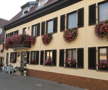 Pension Arnold Neuenburg