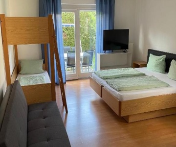 Apartment Five - Ep Ticket Garantie