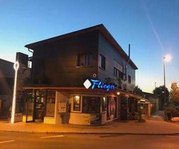 Musikbühne Flieger - Das Konzept - Loften In Einer Kneipe