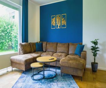 Groß, Modern, Zentrumsnah Mit Parkplatz Und Garten