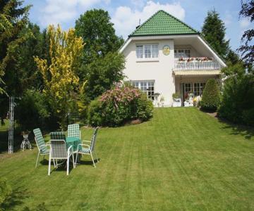Ewigleben, Landhaus Gartenstrase