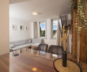 Thefive60 Apartments