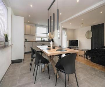 Lightplace • Große Unterkunft • 3 Schlafzimmer • Boxspring • Smart Tv • Biergarten • Restaurant