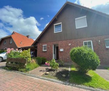 Haus Tillmann Mit Hund In Hooksiel