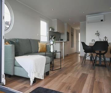 Hausboot Kajüte Am Nixensteg Am Wangermeer Mit Hund