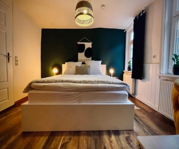 # One Apartment's / Parkplatz / Schlossplatz