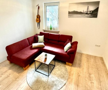 Ferienwohnung sorgenfrei In Coburg ! - Im Eg Mit Privatparkplatz & Balkon