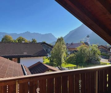 Dachgeschosswohnung Mit Traumhaftem Zugspitzblick Bei Garmisch