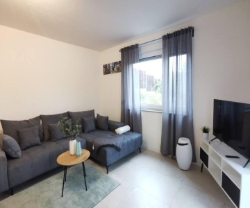 Loot: Moderne Wohnung / Zentral