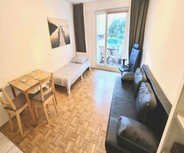 Schwabing Studio With Garden Views