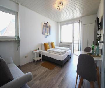 Geräumige Wohnung Mit Balkon - Zentral - Kostenloses Parken