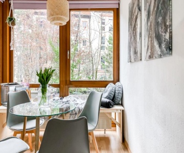 Studio Near Altstadt /w Workspace, Feng-shui & Art