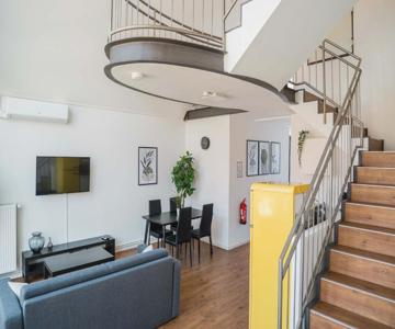 Fantastic Loft With Balcony