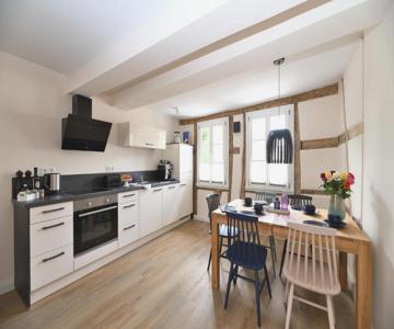 Ferienwohnung Heppenheim - Wohnung "Nibelungen"mit Dachterrasse - Das schiefe Haus