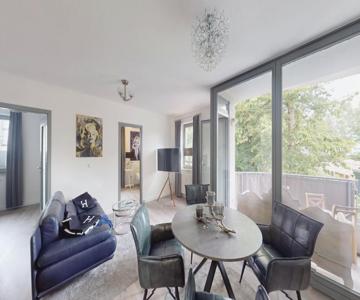 Ostseeblick-neu 2024-küche-parkplatz-kamin-balkon