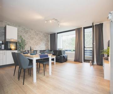 Deluxe Apartment for 5 - Sauna & Pool - Free Parking
