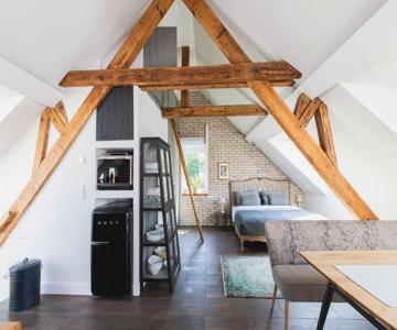 Vintage Meets Moderne